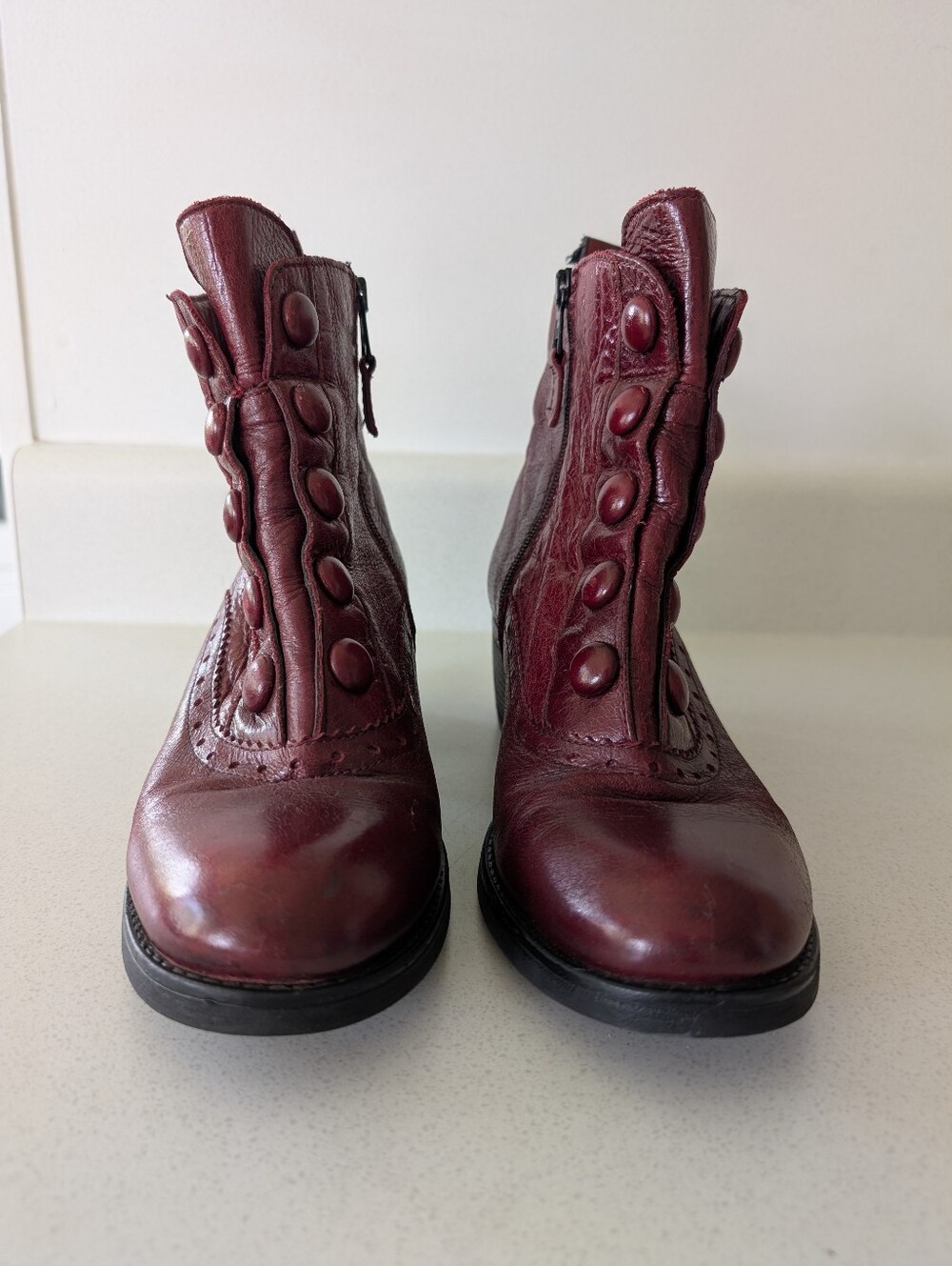 Miz Mooz Button-Front Leather sz 9 Ankle Boots